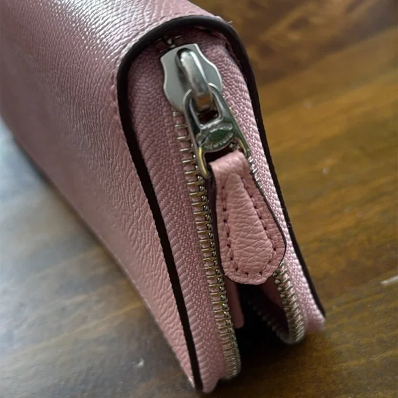 COACH Zip Wallet in Blush
Excellent New Condition - Picture 5 of 5